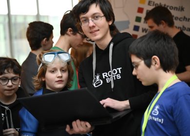 ROOTBOTS feiern Erfolge beim FLL-Wettbewerb