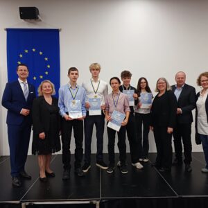 Foto alle Medaillenträger bei der Preisverleihung